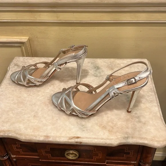 Diane von Furstenberg Silver Heels Size 7.5